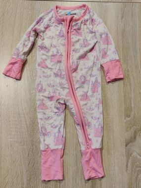 Little One Shop Pink Princess Zip-Front Footed One-Piece Size Newborn